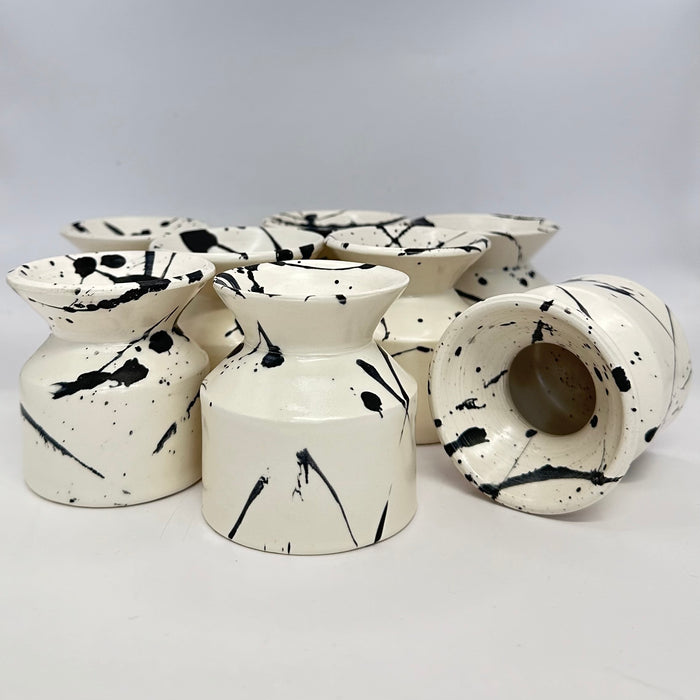 Small vase with splashes