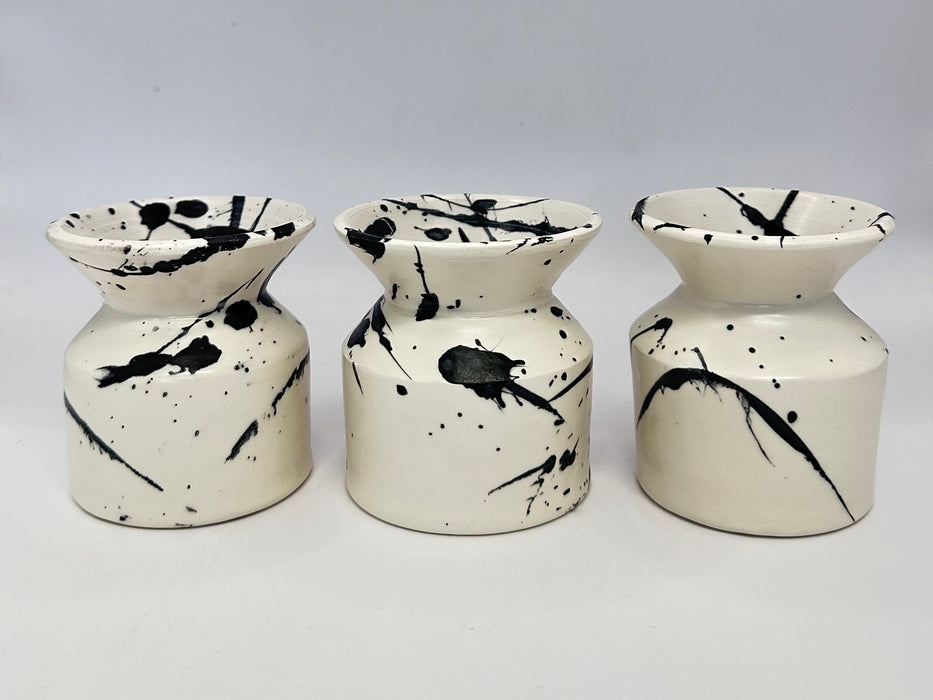 Small vase with splashes